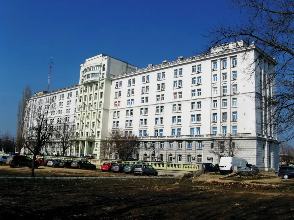 Fațada Institutului Clinic Fundeni